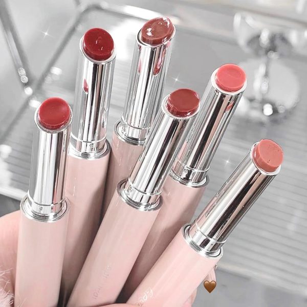 Velvety Texture Lipstick Glossy Lipstick Long Lasting Moisturizing Tinted Lip Balm, Plumping Water Lip Glaze Slim Design (random Color).